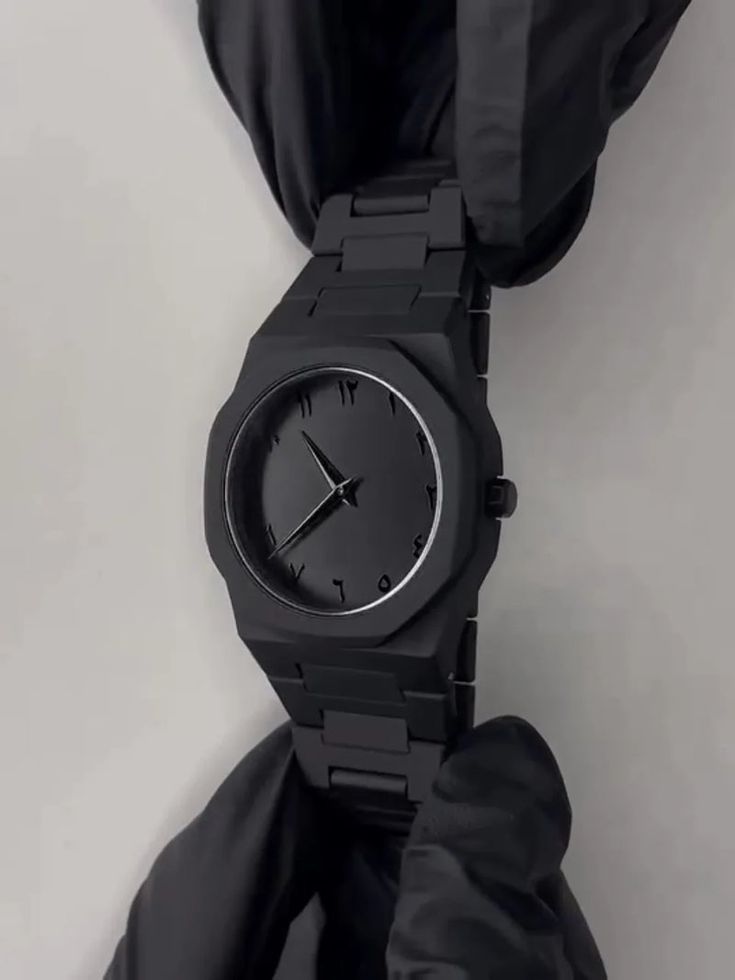 BLACK ARABIC AURA WATCH