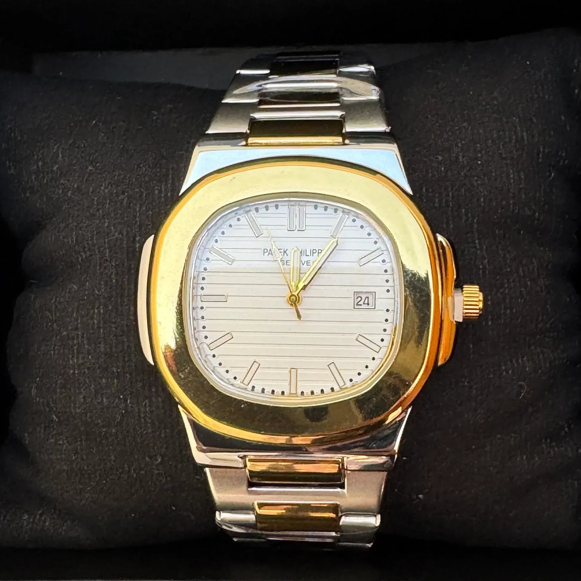Patek Phillipe Natilus || Dual tone white dial